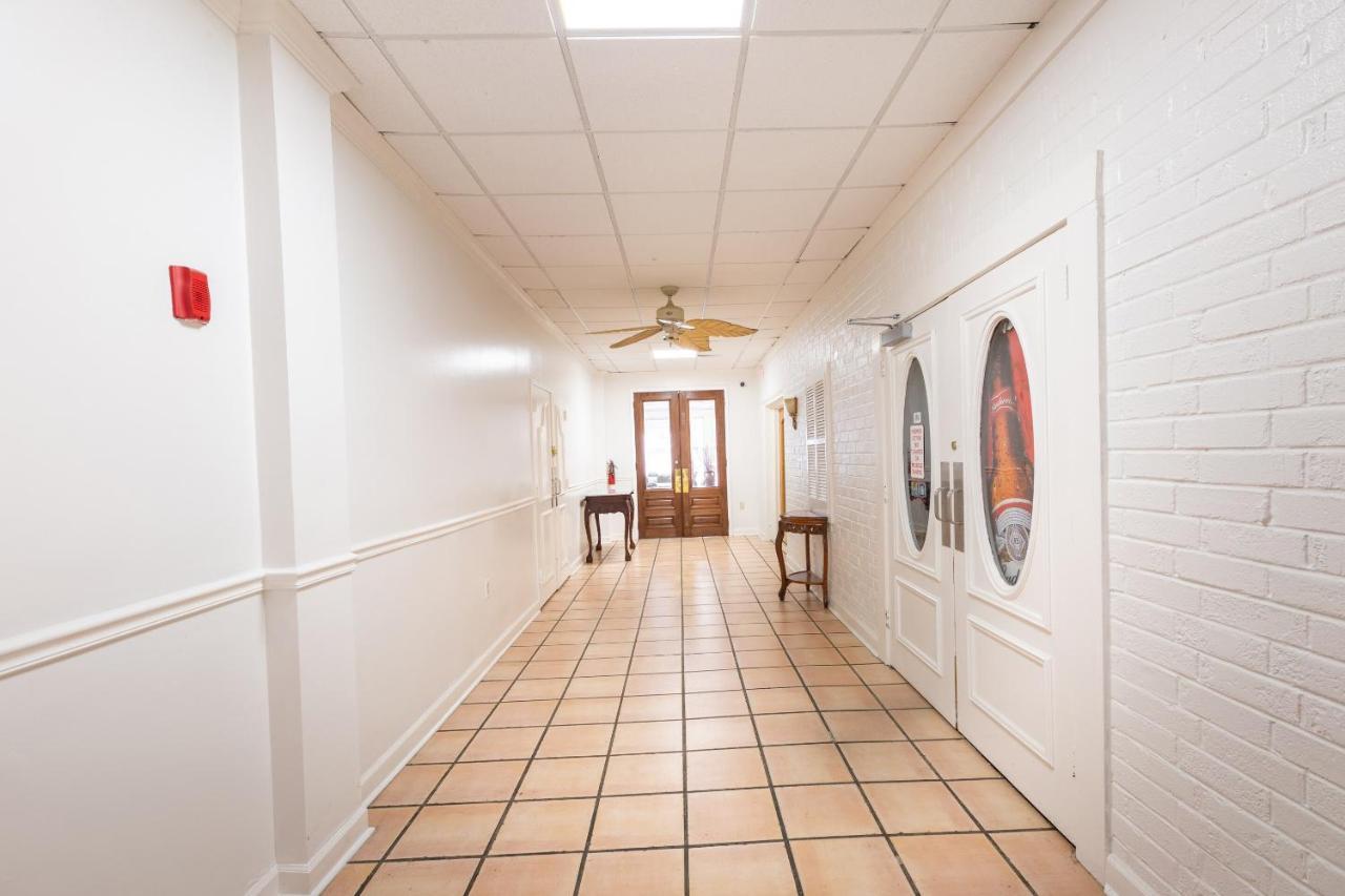 Travelodge By Wyndham Baton Rouge East Buitenkant foto