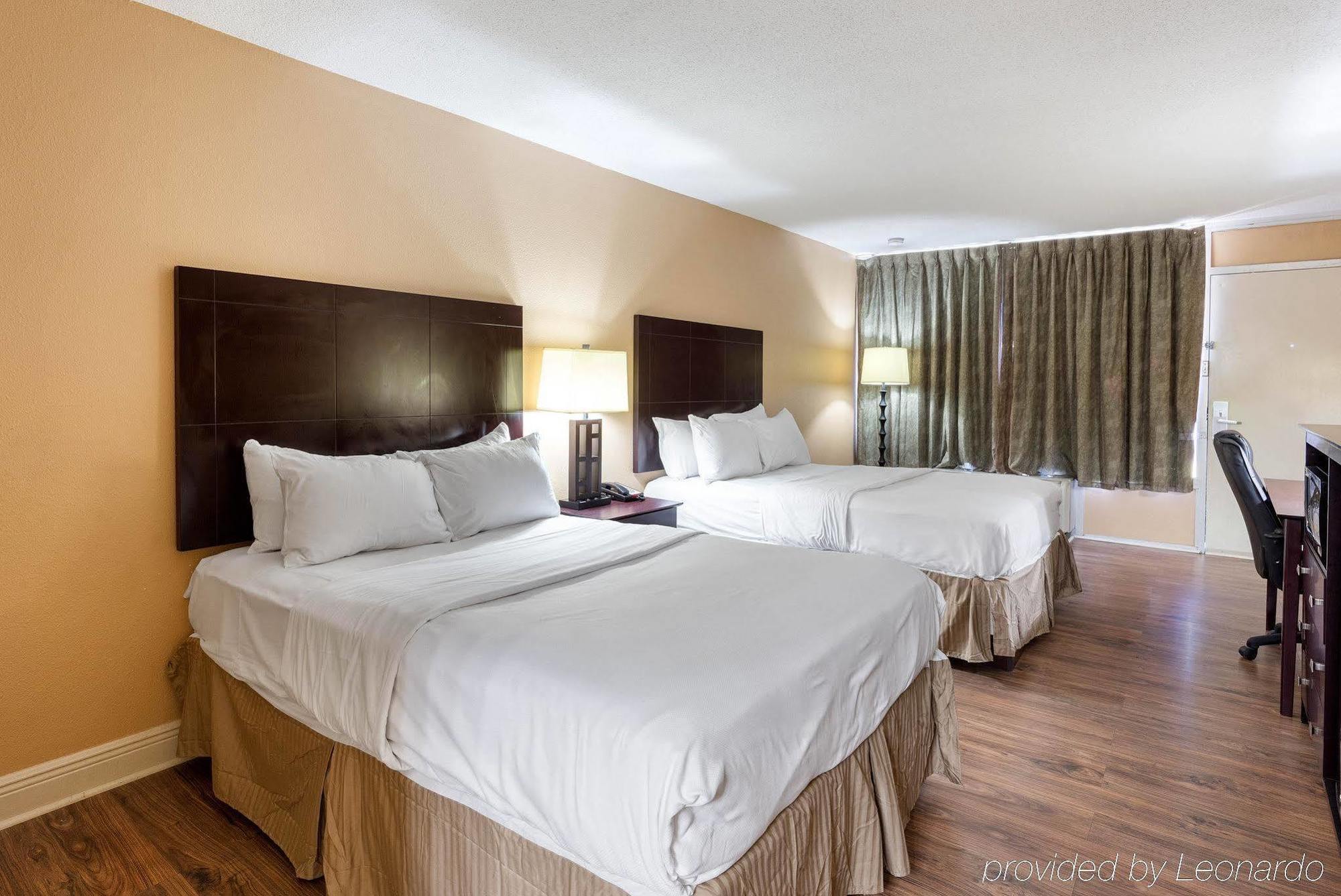 Travelodge By Wyndham Baton Rouge East Buitenkant foto