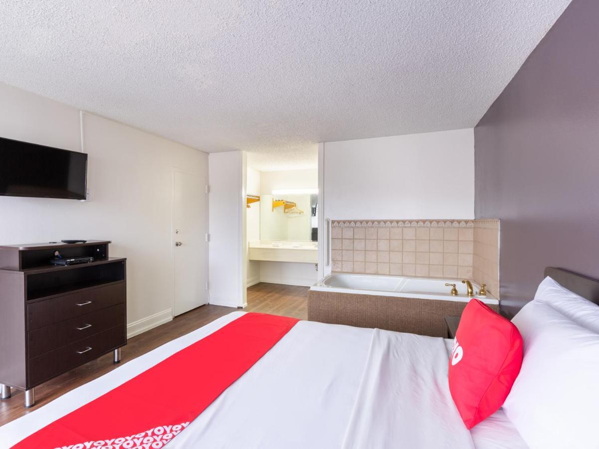 Travelodge By Wyndham Baton Rouge East Buitenkant foto
